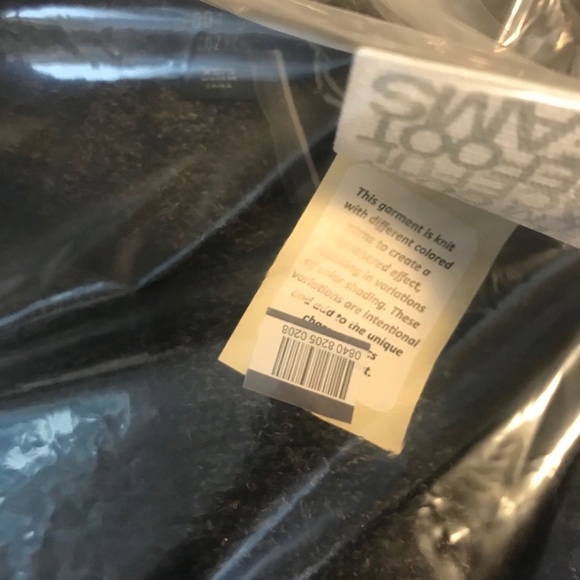 Carbon Barefoot Dreams Cardigan NWT - Picture 5 of 13